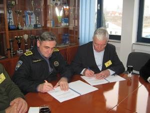 Slika PU_BB/slike vijesti/SIGURAN LOV/lov naslovna.jpg